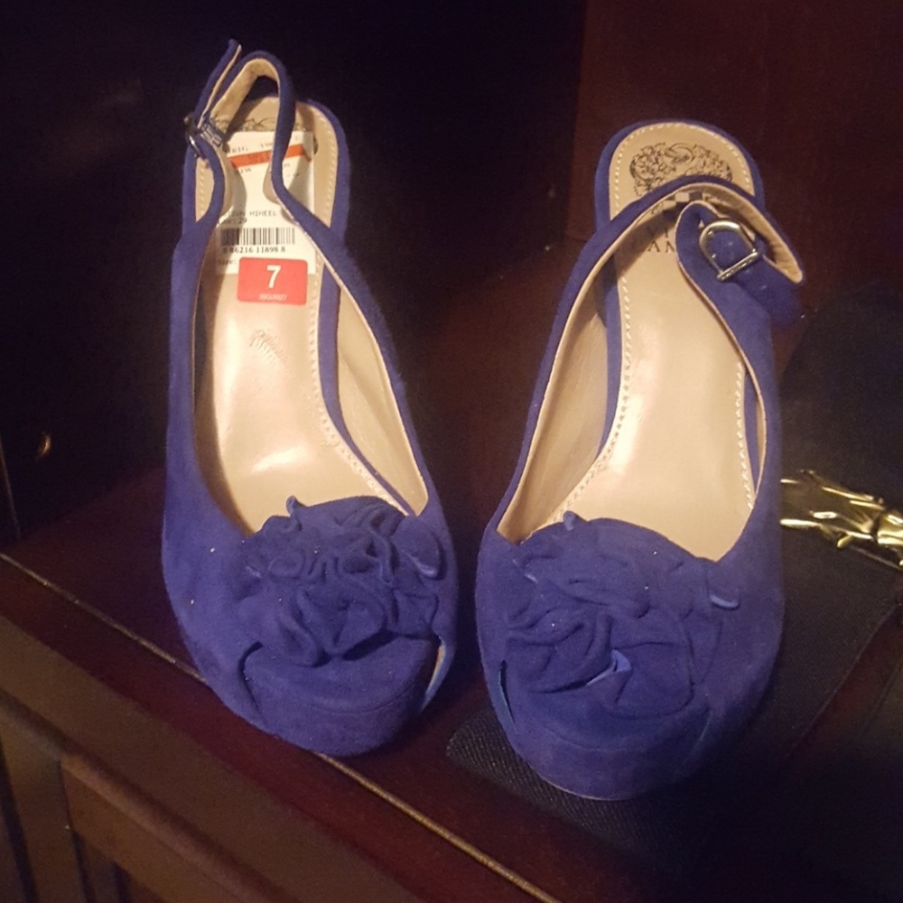 VINCE CAMUTO HEELS